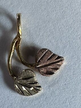 Elegant Two-Tone Leaf Pendant - Gold and Rose Gold